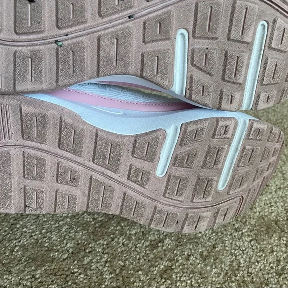 Nike Air Max AP Women's Running Shoes - Picture 7 of 9